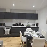 Apartman Luxury 2 Bed House Centre With Parking *