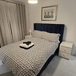 Luxury 2 Bed House Centre With Parking Apartment *