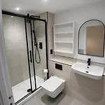 Luxury 2 Bed House Centre With Parking * 리즈