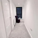 Luxury 2 Bed House Centre With Parking