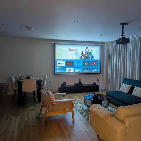 Luxury 2 Bed House Centre With Parking Лідс