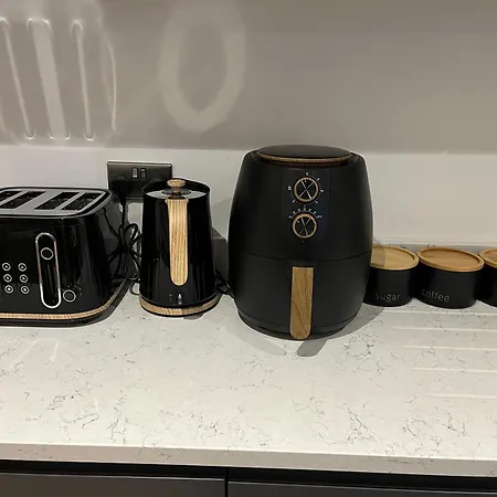 Luxury 2 Bed House Centre With Parking Apartment