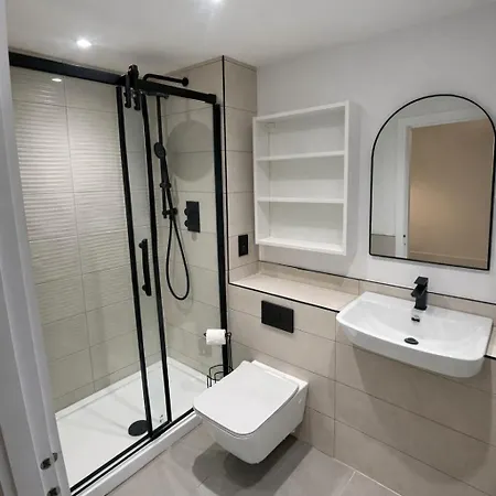 Clearview Platinum Leeds, Cinema, Roof Terrace And Free Parking * ليدز