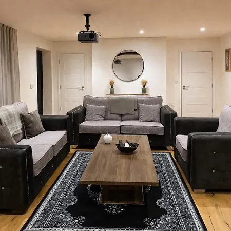 Clearview Platinum Leeds, Cinema, Roof Terrace And Free Parking *