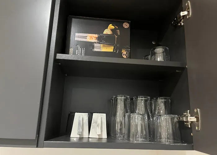 Luxury 2 Bed House Centre With Parking *