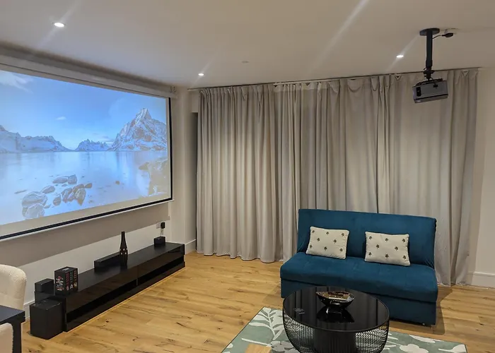 Luxury 2 Bed House Centre With Parking דירה לידס