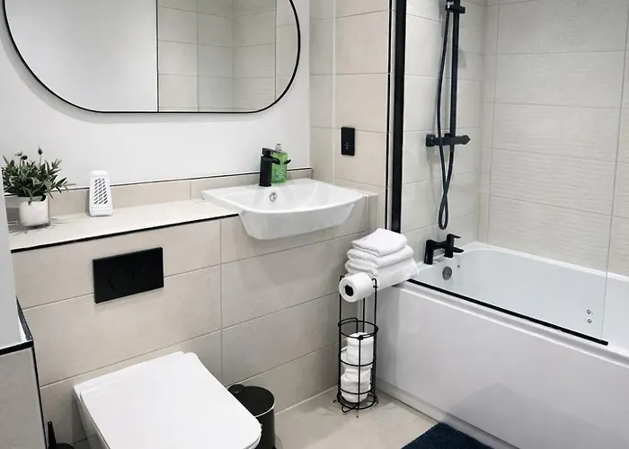 Luxury 2 Bed House Centre With Parking Апартаменти Лідс